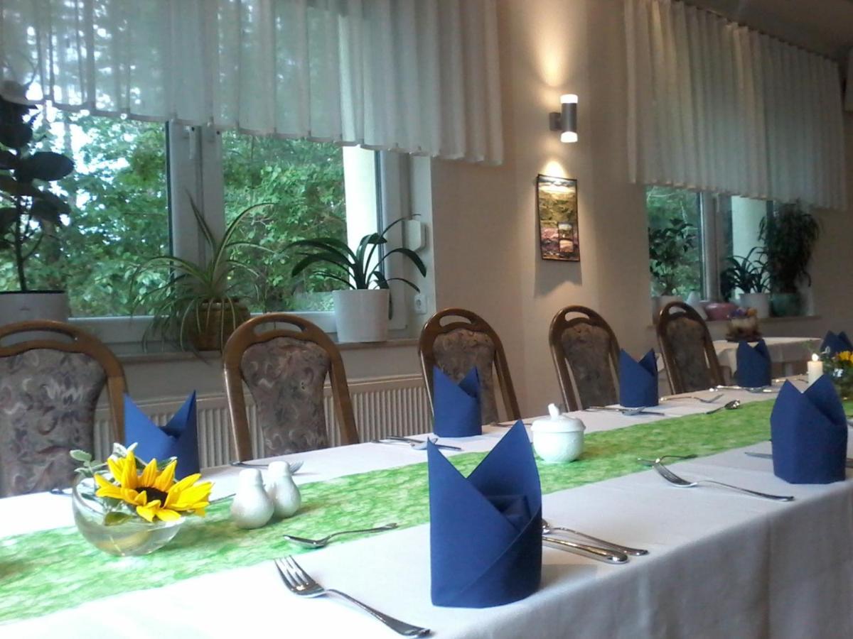 Hotel Und Restaurant Karpfenschaenke Schenkendobern Eksteriør bilde