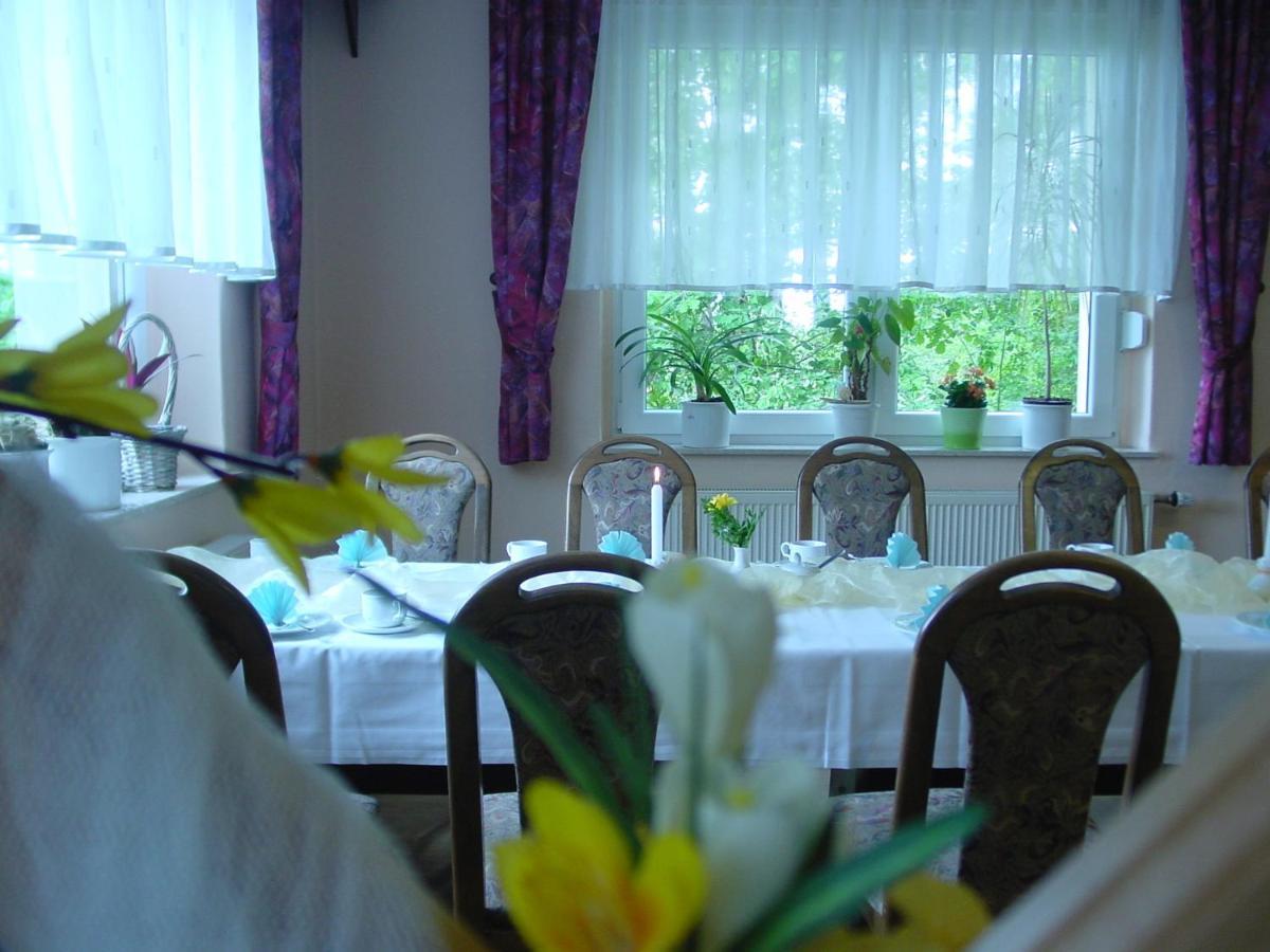Hotel Und Restaurant Karpfenschaenke Schenkendobern Eksteriør bilde